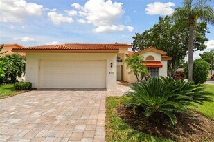 4327 Murfield Dr E in Bradenton, FL - Building Photo