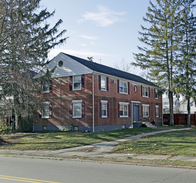 2141-2147 Catalpa Dr in Dayton, OH - Foto de edificio - Building Photo