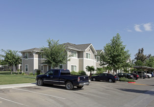 Alicante Apartments in Huron, CA - Building Photo - Building Photo