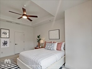 828 S Columbia Dr in Decatur, GA - Foto de edificio - Building Photo