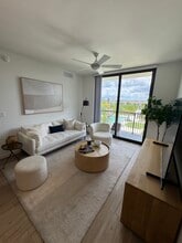 505 W 76th St, Unit B8 in Hialeah, FL - Building Photo - Building Photo
