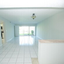 7355 Woodmont Terrace in Tamarac, FL - Building Photo - Building Photo