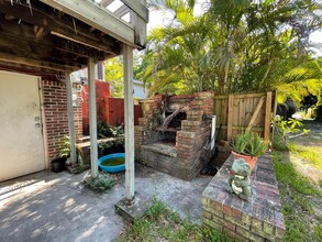 227 Avery -1 in Crystal Beach, FL - Building Photo - Building Photo