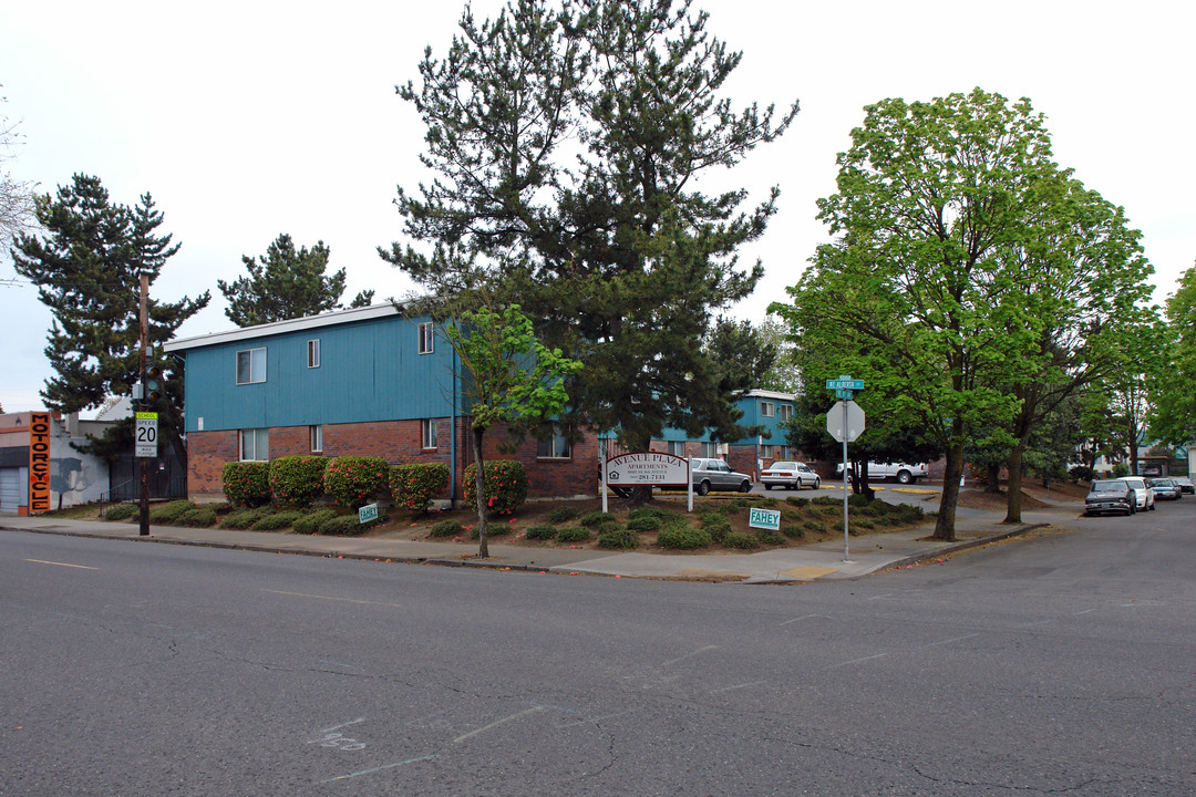 Avenue Plaza Apartments in Portland, OR - Building Photo