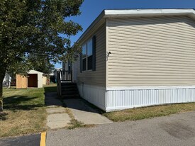 363 Shummard Branch in Oxford, MI - Building Photo