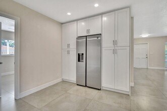 1060 NW 6th Ter in Boca Raton, FL - Building Photo - Building Photo