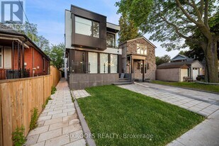 41 Dunkirk Rd in Toronto, ON - Building Photo