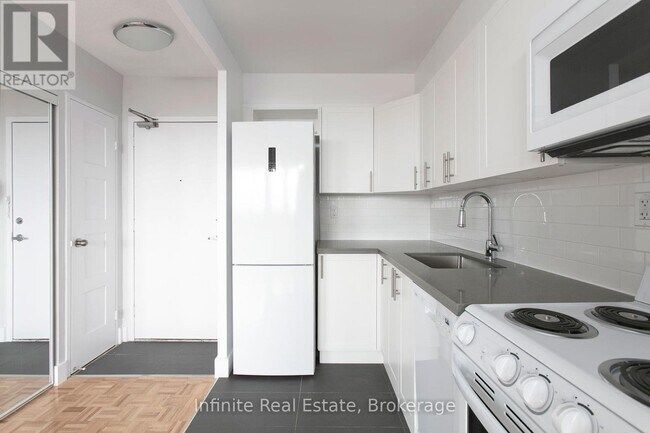 property at 666 Spadina Ave.