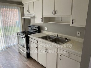 671-681 Shoreline Dr in Vermilion, OH - Building Photo - Building Photo