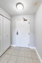 6340 Americana Dr in Willowbrook, IL - Foto de edificio - Building Photo