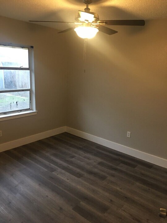 3160 Chatsworth Dr in Farmers Branch, TX - Building Photo