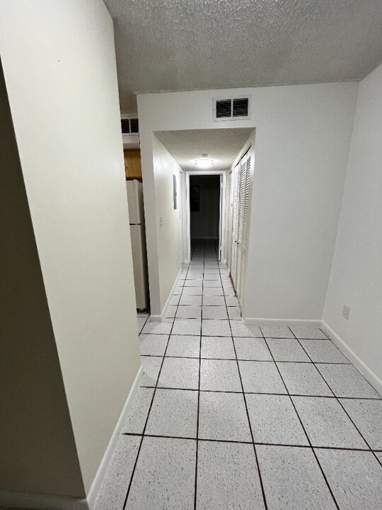 2260 W 53rd Pl in Hialeah, FL - Building Photo