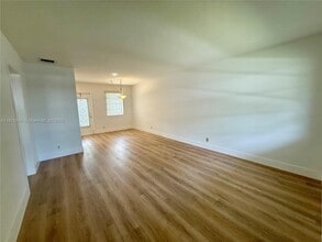2222 Jackson St in Hollywood, FL - Building Photo - Building Photo