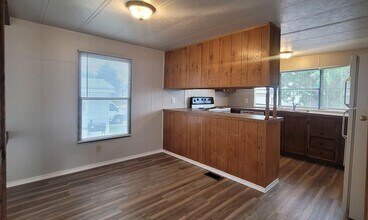 6801 19th St in Lubbock, TX - Building Photo - Building Photo