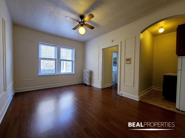 property at 2827 N Burling St