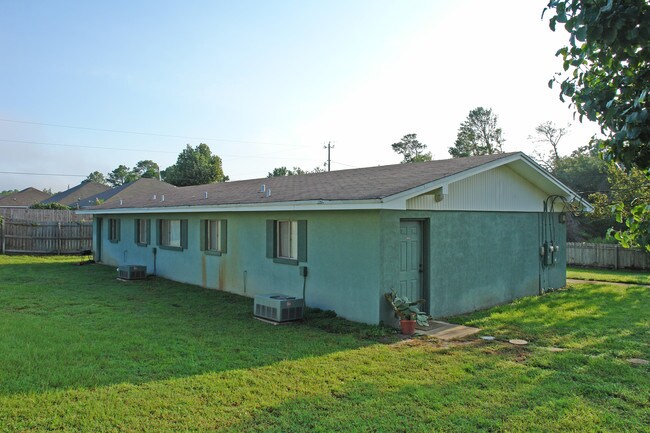 1600 W Highway 98 in Mary Esther, FL - Building Photo - Building Photo