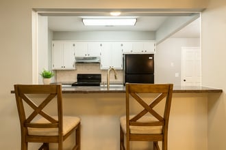 916 Brookhurst Blvd in Yukon, OK - Building Photo - Building Photo