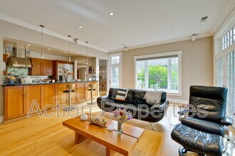 714 Greer Rd in Palo Alto, CA - Building Photo - Building Photo