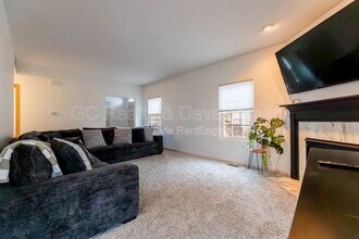 1636 Fredericksburg Ln in Aurora, IL - Building Photo - Building Photo