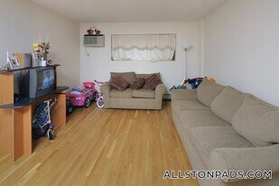26 Allston St, Unit 10 in Boston, MA - Building Photo