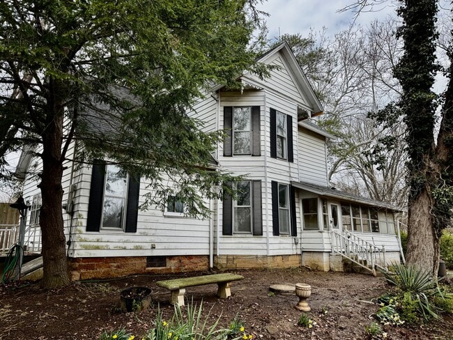 property at 4550 E Ooley Ave
