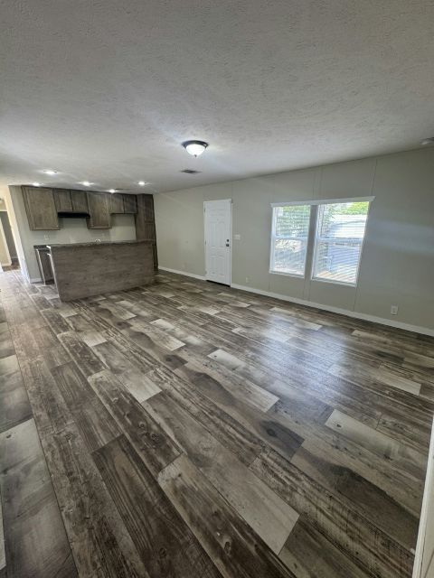 property at 2743 Environs Blvd