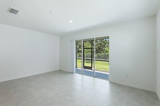 8423 Canyon Creek Trail, Unit 220 in Parrish, FL - Building Photo - Building Photo