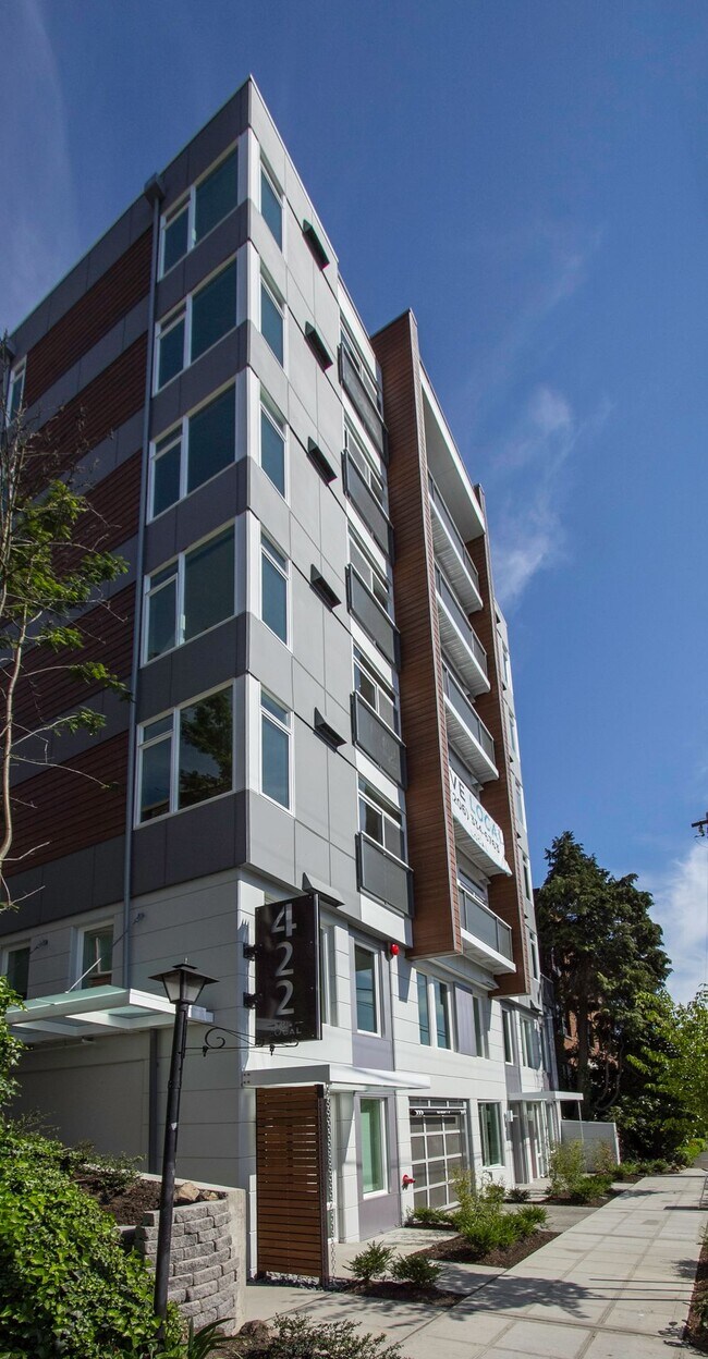 The Local 422 in Seattle, WA - Foto de edificio - Building Photo