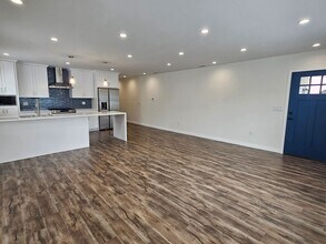 1416-1418 E. Windsor Rd., Unit 1418 E Windsor Rd. in Glendale, CA - Building Photo - Building Photo