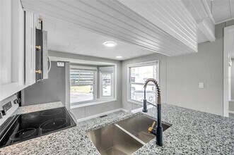 4851 W Gandy Blvd in Tampa, FL - Building Photo - Building Photo