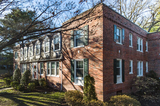 Colonial Village Commons in Arlington, VA - Building Photo - Building Photo