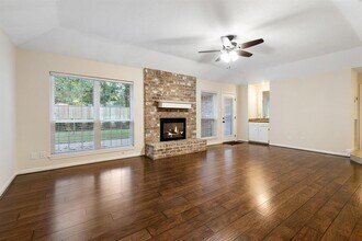 15106 Forest Lodge Dr in Houston, TX - Building Photo - Building Photo