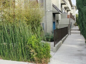 11946 Dorothy St in Los Angeles, CA - Foto de edificio - Building Photo