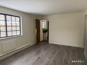 31 Craftwood Rd in Waterbury, CT - Building Photo - Building Photo