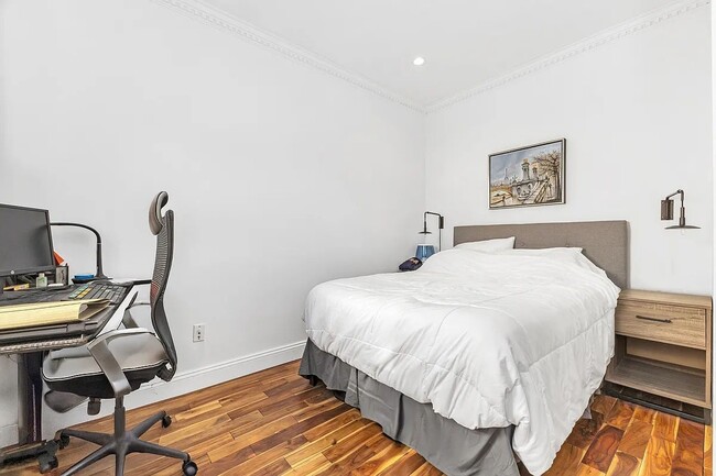 100 Christopher St, Unit 4C in New York, NY - Foto de edificio - Building Photo