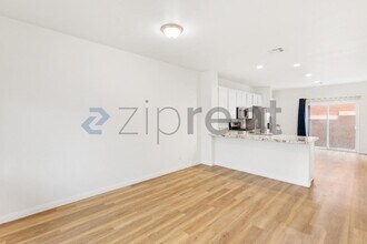 3444 N Bearpin Gap Ln in Las Vegas, NV - Building Photo - Building Photo