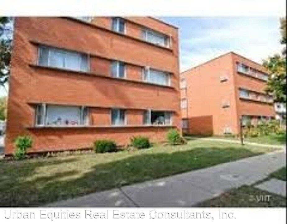 8050 Niles Ave in Skokie, IL - Building Photo