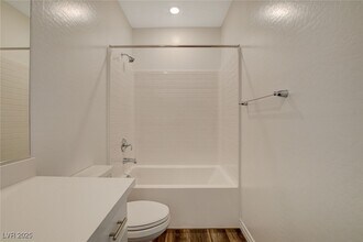 206 Callen Falls Ave in Henderson, NV - Building Photo - Building Photo