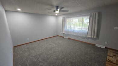 3626 Keymeer Dr in Dubuque, IA - Building Photo - Building Photo