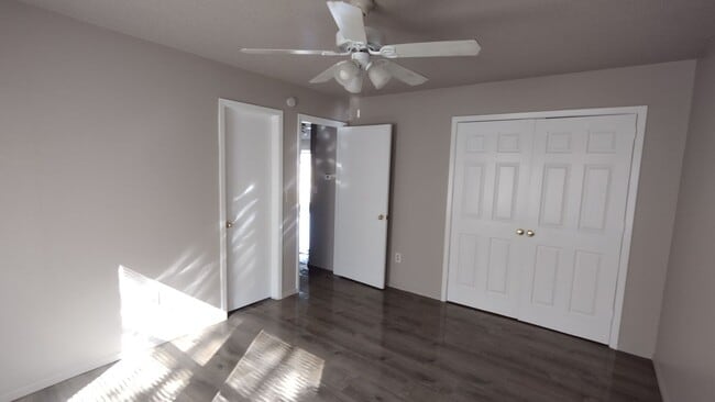 923-925 Meadowlark Cir in Granbury, TX - Building Photo - Building Photo