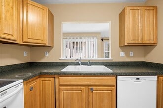 116 Weatherstone Dr in Worcester, MA - Building Photo - Building Photo