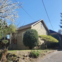 946 SE Nehalem St in Portland, OR - Building Photo - Building Photo