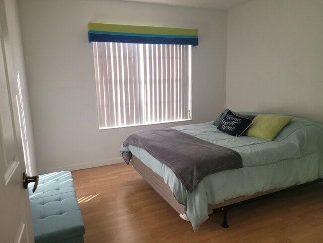 property at 106 Woodbury Pines Cir