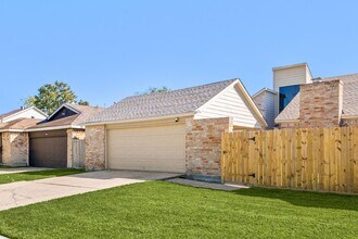 12805 Westpark Dr in Houston, TX - Building Photo - Building Photo