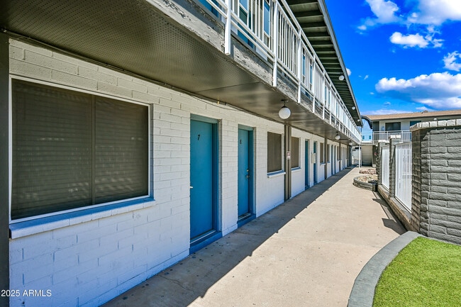 property at 3025 N 32nd St