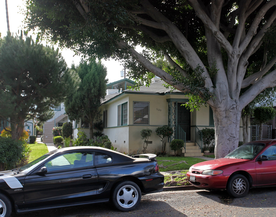 1120 Chelsea Ave in Santa Monica, CA - Building Photo