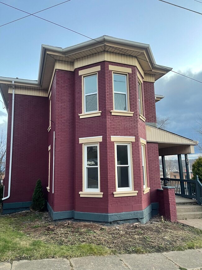 281 Jackson St Rentals in Rochester, PA