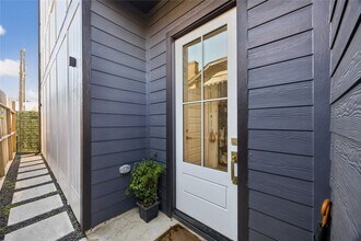 3107 Webster St in Houston, TX - Building Photo - Building Photo