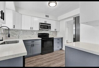 427 NW 19th Ave in Fort Lauderdale, FL - Building Photo - Building Photo