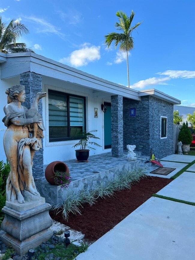 14900 NW 9th Ct in Miami, FL - Building Photo - Building Photo